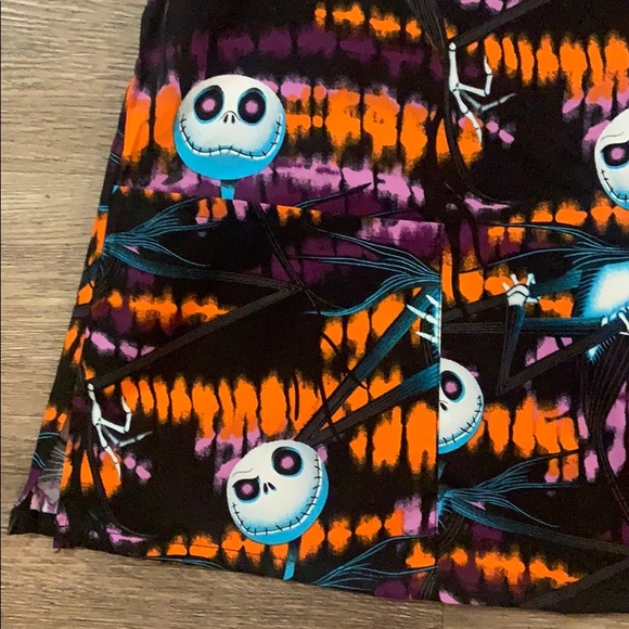 SOLD OUT⭐️3XLScrub V-Neck Top Disney🔥⭐️ - Picture 8 of 8